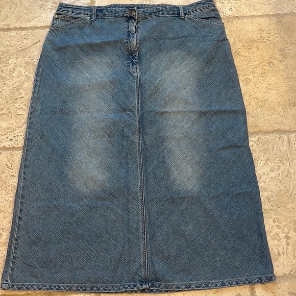 COPY - MIDI style denim skirt, size 20 - Picture 2 of 4